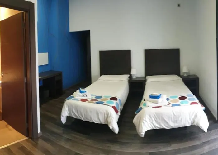 Residencia Viriato Hostel *